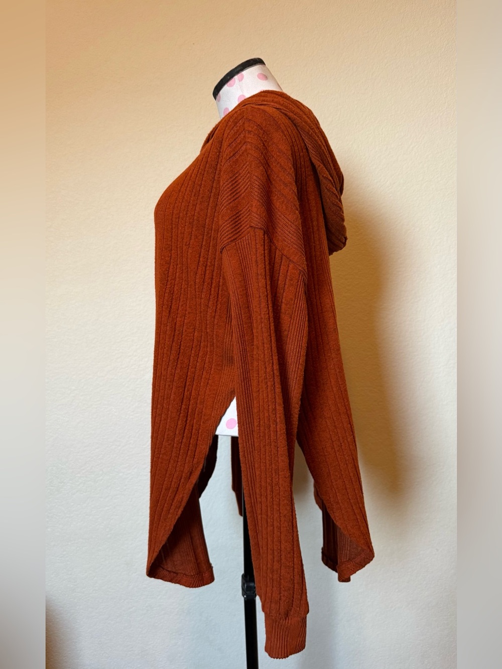 Rust Ribbed V-Neck Hooded Sweater - Picture 2 of 5